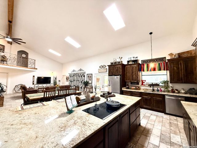 5923 Pioneer Rdg, San Antonio, TX 78245