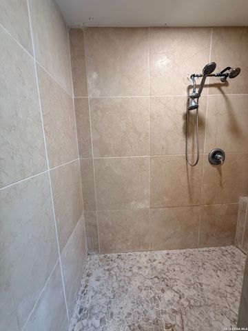 5923 Pioneer Rdg, San Antonio, TX 78245
