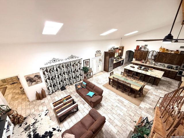 5923 Pioneer Rdg, San Antonio, TX 78245