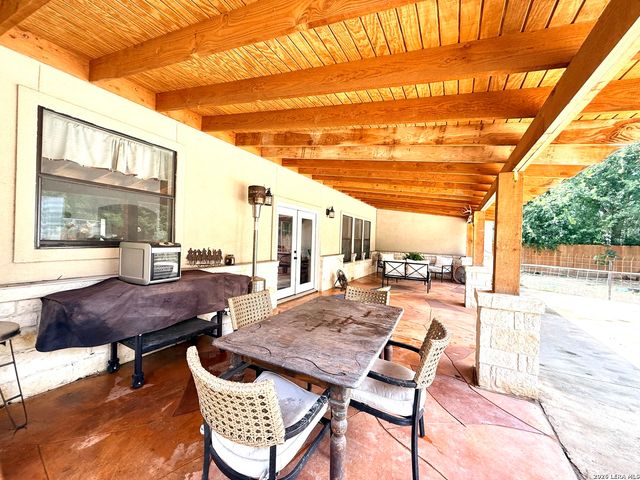 5923 Pioneer Rdg, San Antonio, TX 78245