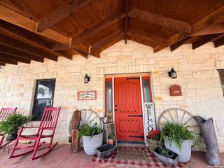 5923 Pioneer Rdg, San Antonio, TX 78245