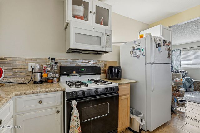 9605 MONTWOOD Drive, El Paso, TX 79925