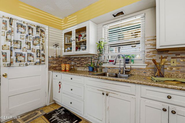 9605 MONTWOOD Drive, El Paso, TX 79925