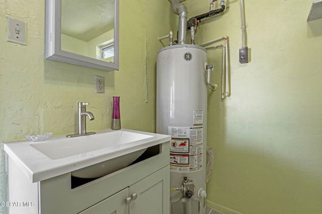 9605 MONTWOOD Drive, El Paso, TX 79925