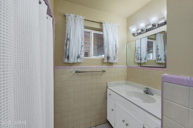 1115 W Giaconda Way, Tucson, AZ 85704