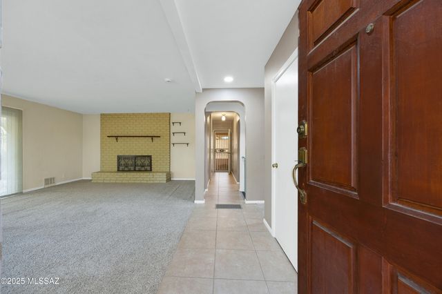 1115 W Giaconda Way, Tucson, AZ 85704