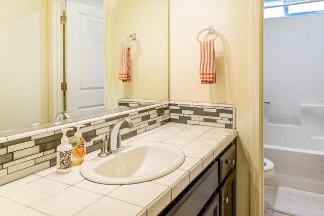 611 N Cattail Court, Fresno, CA 93727
