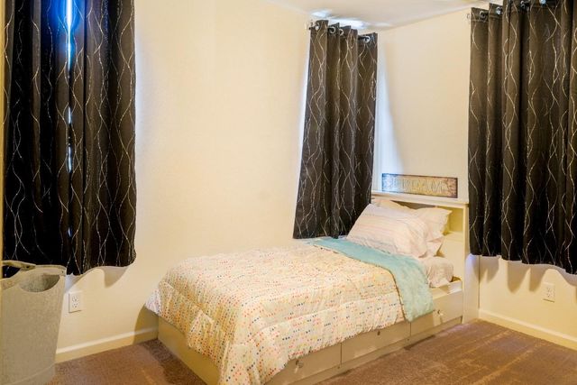 611 N Cattail Court, Fresno, CA 93727