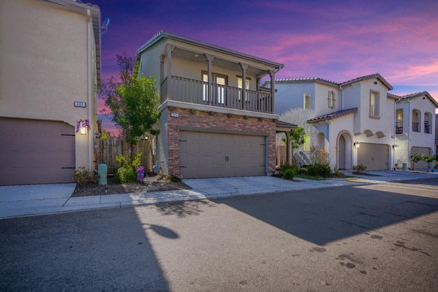 611 N Cattail Court, Fresno, CA 93727