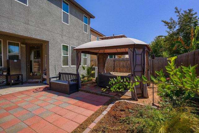 611 N Cattail Court, Fresno, CA 93727