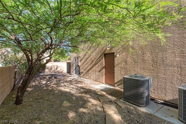 5163 Tunnel Falls Drive, Las Vegas, NV 89141
