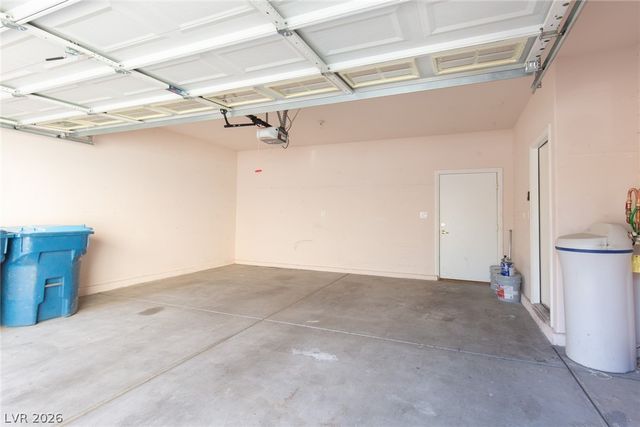 5163 Tunnel Falls Drive, Las Vegas, NV 89141