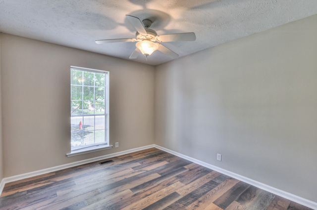 1617 Roundhill Dr, Nashville, TN 37211