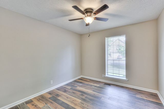 1617 Roundhill Dr, Nashville, TN 37211