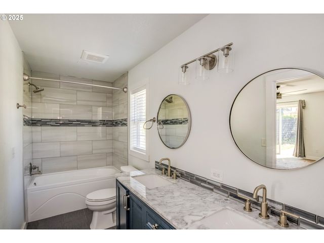 1565 8TH Ave, Hammond, OR 97121