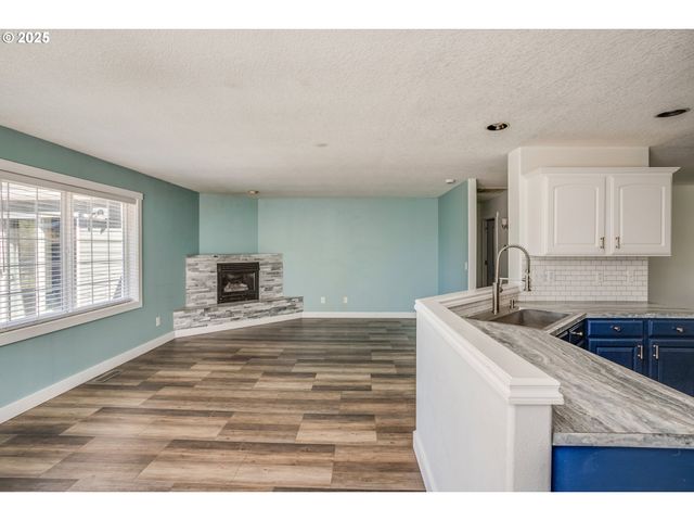 1565 8TH Ave, Hammond, OR 97121