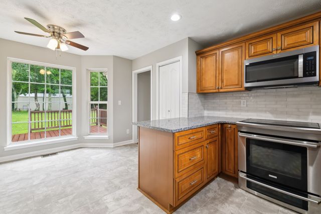 2907 York Rd, Pleasant View, TN 37146