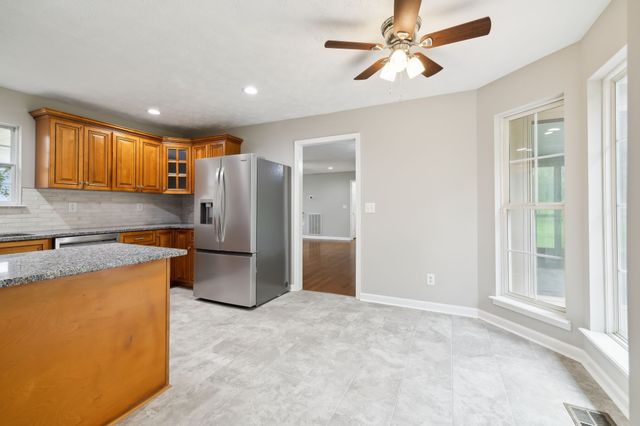 2907 York Rd, Pleasant View, TN 37146