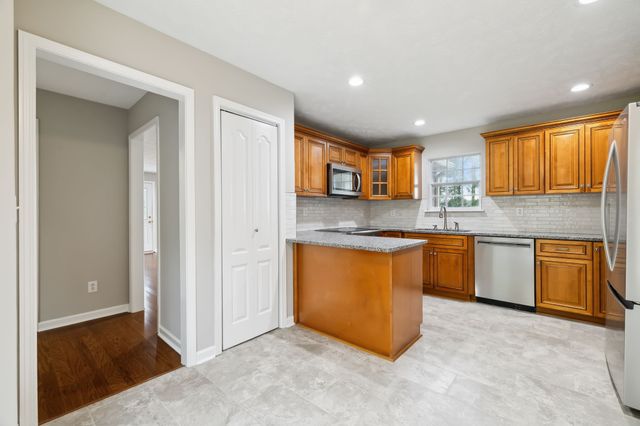 2907 York Rd, Pleasant View, TN 37146