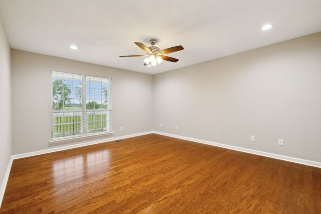 2907 York Rd, Pleasant View, TN 37146