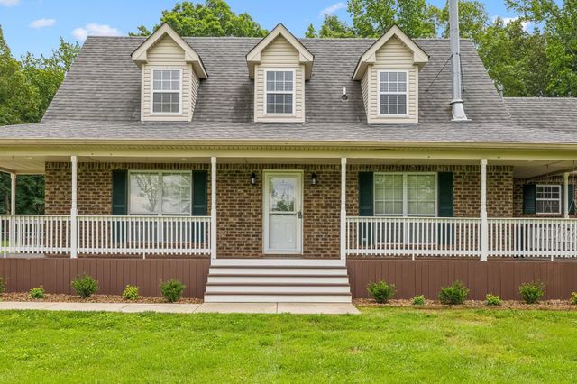 2907 York Rd, Pleasant View, TN 37146