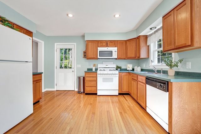 88 Waterfield Road, Barnstable, MA 02655