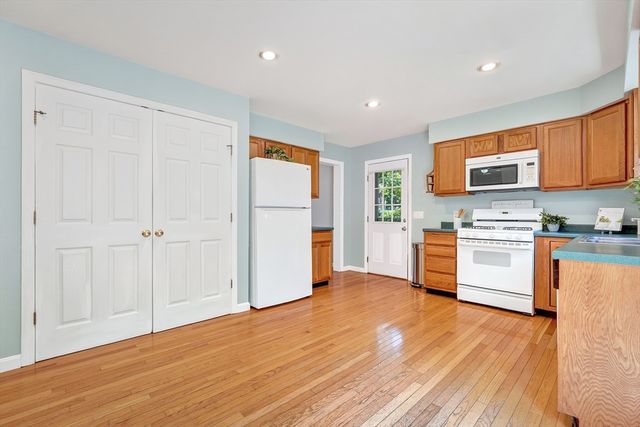 88 Waterfield Road, Barnstable, MA 02655