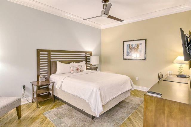915 SEASIDE DRIVE 511, Weeks 16-17, Sarasota, FL 34242