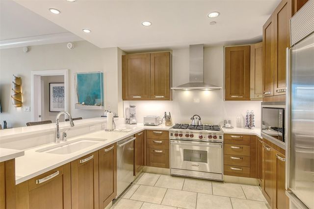 915 SEASIDE DRIVE 511, Weeks 16-17, Sarasota, FL 34242