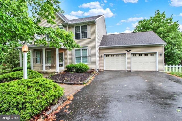201 WOLGEMUTH DR, Lancaster, PA 17602