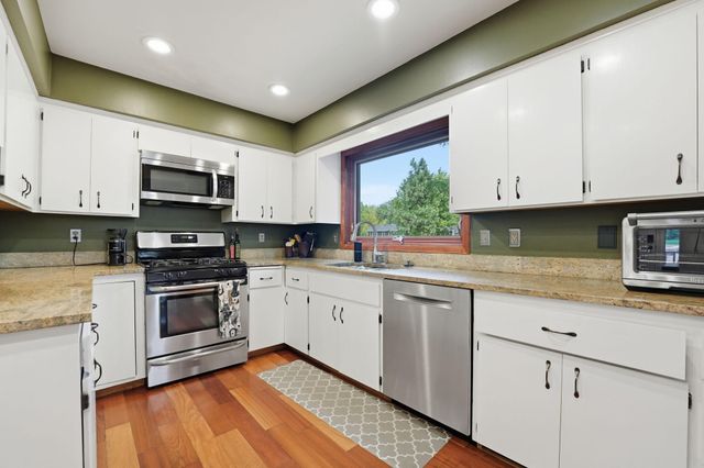 8601 Chalet Road, Bloomington, MN 55438