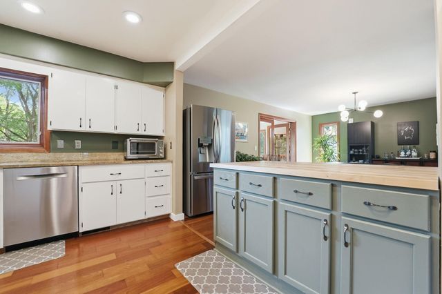8601 Chalet Road, Bloomington, MN 55438