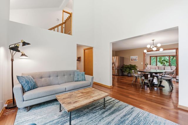 8601 Chalet Road, Bloomington, MN 55438