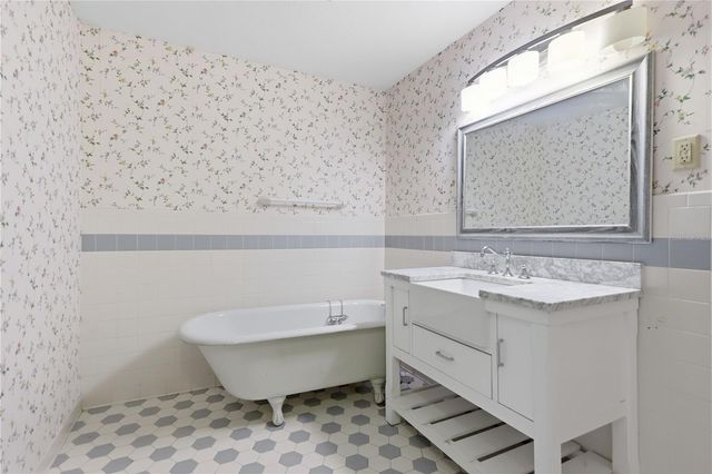 1925 LADY BUG LANE, Deland, FL 32720