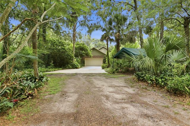 1925 LADY BUG LANE, Deland, FL 32720