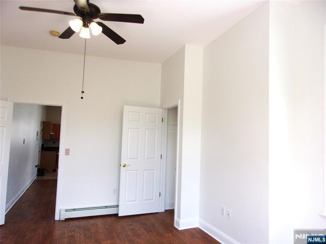 1 Hawthorne 1, Park Ridge, NJ 07645