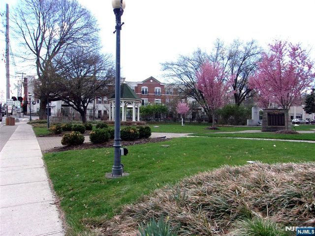 1 Hawthorne 1, Park Ridge, NJ 07645