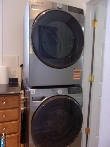 1 Hawthorne 1, Park Ridge, NJ 07645