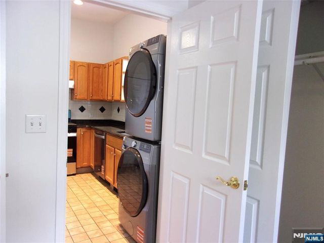 1 Hawthorne 1, Park Ridge, NJ 07645