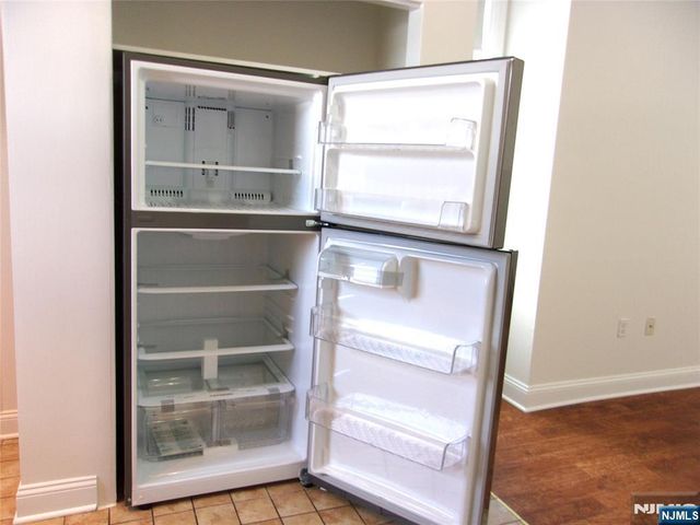 1 Hawthorne 1, Park Ridge, NJ 07645