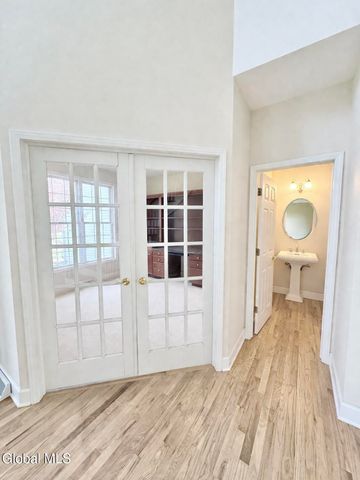 10 Tarragon Terrace, Halfmoon, NY 12065