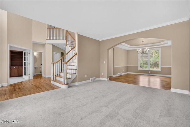 10 Tarragon Terrace, Halfmoon, NY 12065