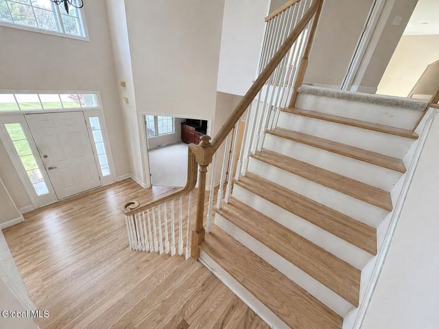 10 Tarragon Terrace, Halfmoon, NY 12065