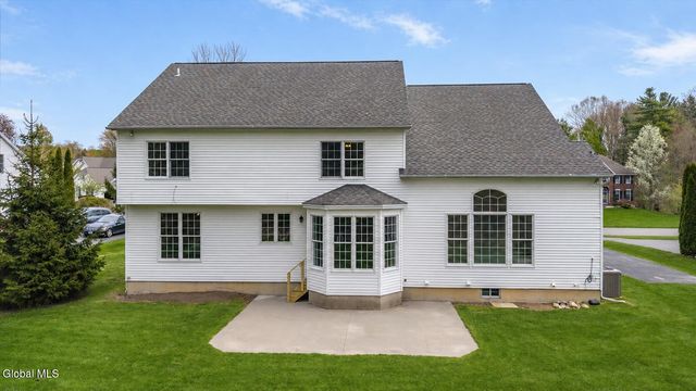 10 Tarragon Terrace, Halfmoon, NY 12065