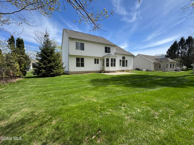 10 Tarragon Terrace, Halfmoon, NY 12065