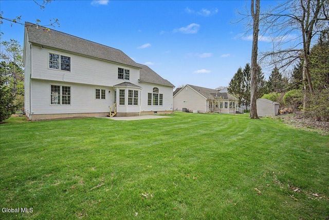10 Tarragon Terrace, Halfmoon, NY 12065