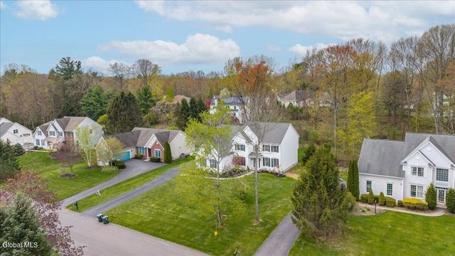 10 Tarragon Terrace, Halfmoon, NY 12065