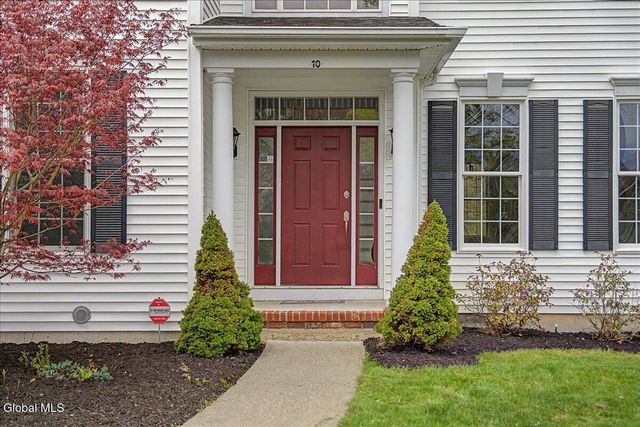 10 Tarragon Terrace, Halfmoon, NY 12065