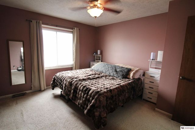 7624 Serum Avenue, Ralston, NE 68127