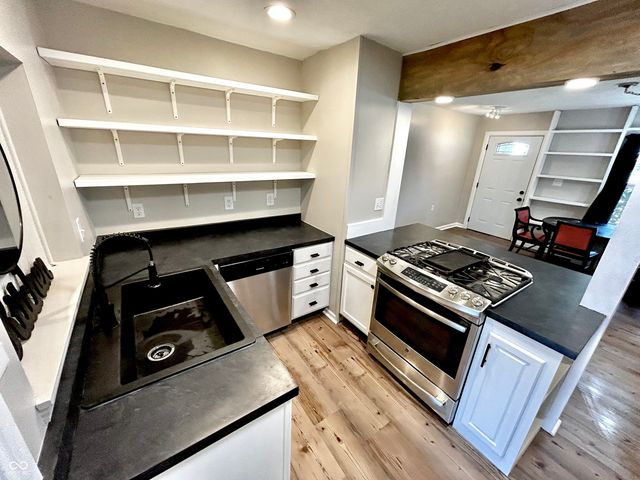 390 N Meridian Street, Greenwood, IN 46143